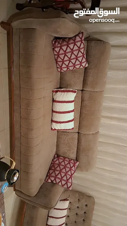 طقم كنب بحاله ممتازه
