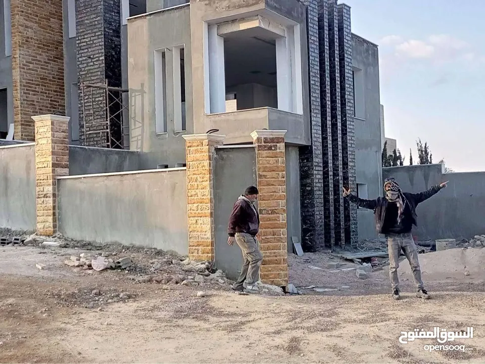 كحيل حجر  وتنظيف الصاروخ بالقذق الرملي او الصاروخ وصيانة المباني القديمة وعزل الحجر بماء الزجاج