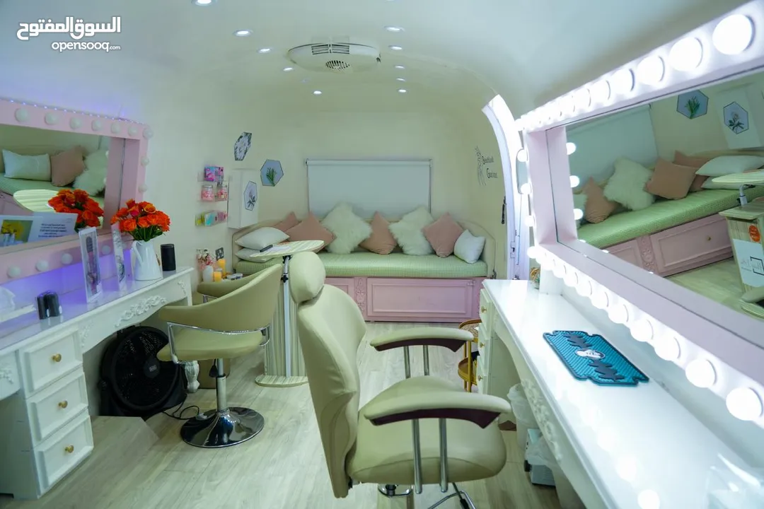 مقطورة صالون نسائي متحرك/ Ladies Salon Mobile Truck