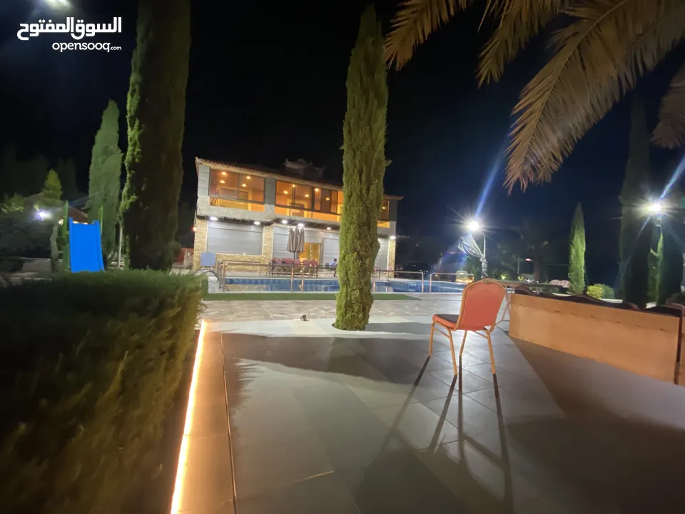 مزرعة خاصة مع ارض للبيع