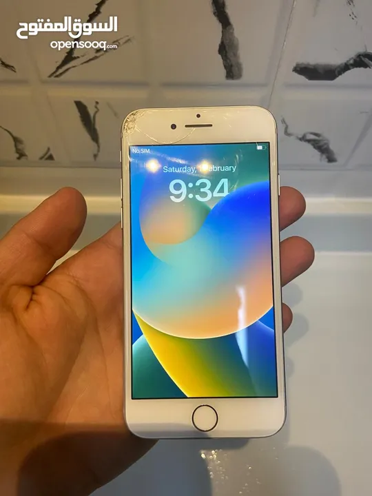 ايفون 8 نظيف جدا شبه جديد/ iphone 8 so clean like new