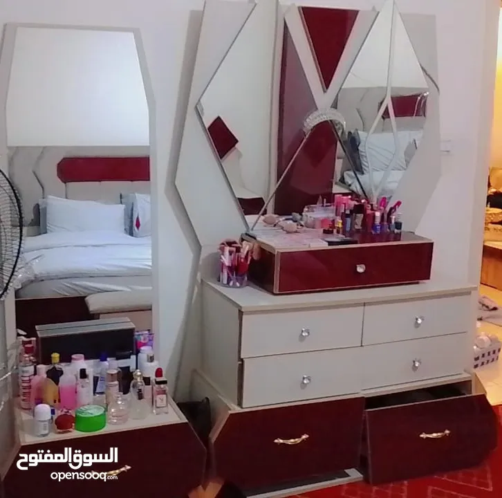 غرفه نوم بحاله الوكاله استعمال خفيف خشب زان