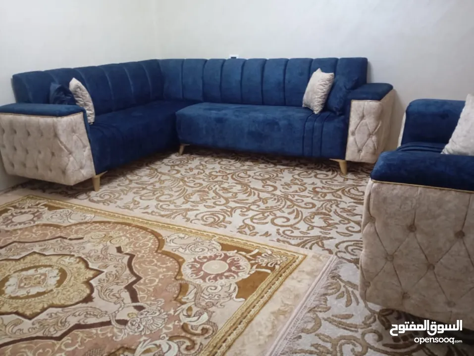 طقم كورنر كبتني خشب لاتيه وقراط وسفنج ضغط عاليه وقماش  روز اسطنبولي موشح وعليه طبقة بليستر طبي