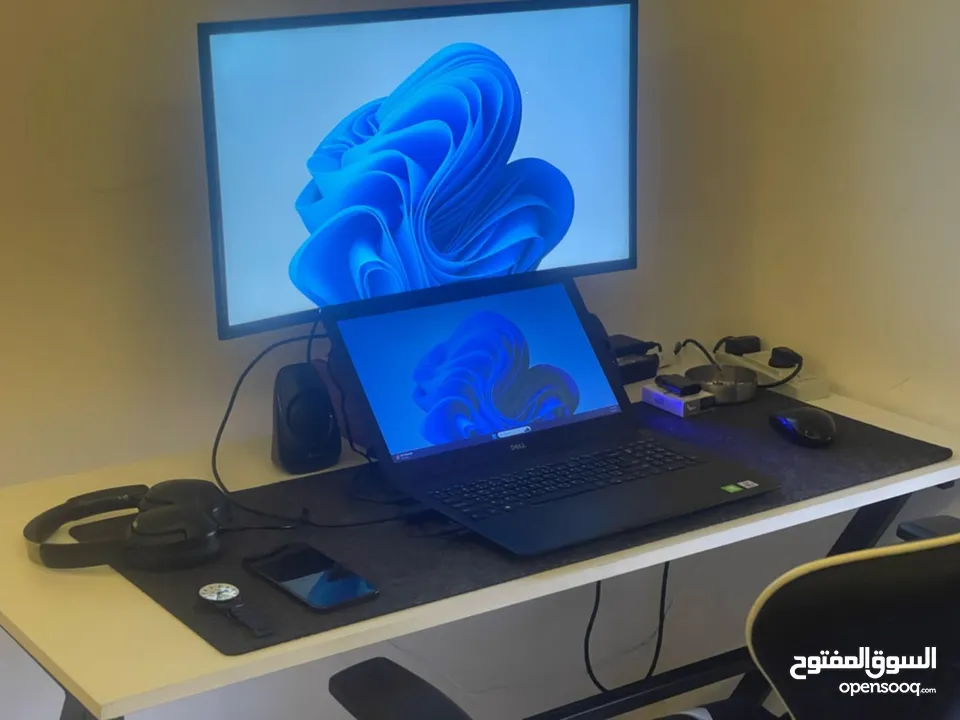 مكتب جيمنج مزود ب اضاءة RGB ملونه مع ريموت تحكم بسعر 38دينار شامل التوصيل العرض لفتره محدودة