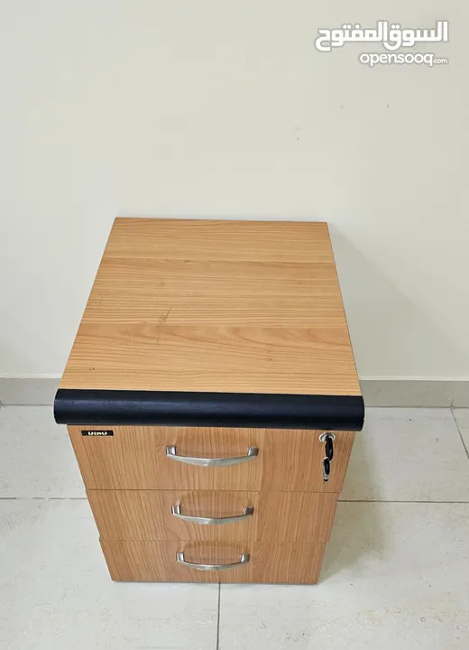 Office Tables & Drawers