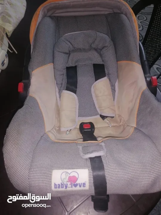 كوت ماركة  baby love  بحالة شبه جديد....... ........ ........
