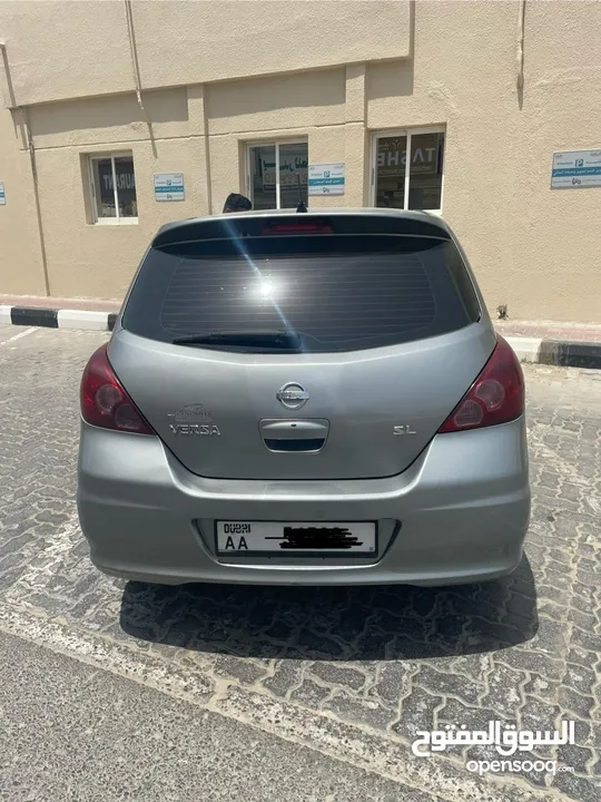 Nissan versa SL 2011