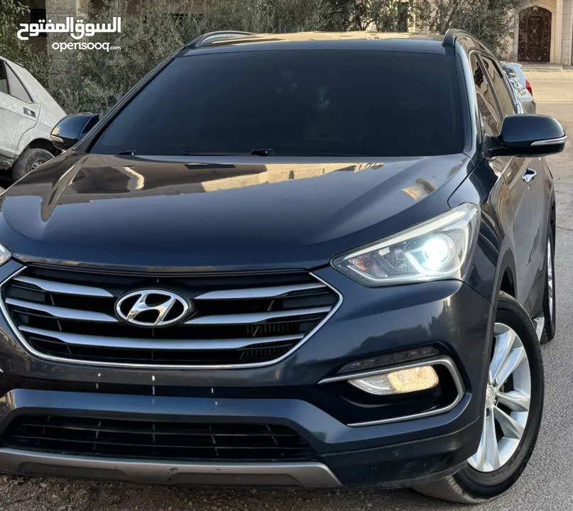 هونداي سانتافيه 2016 امكانية البيع بدفعه 40 كاش وشيكات لسنه فقط