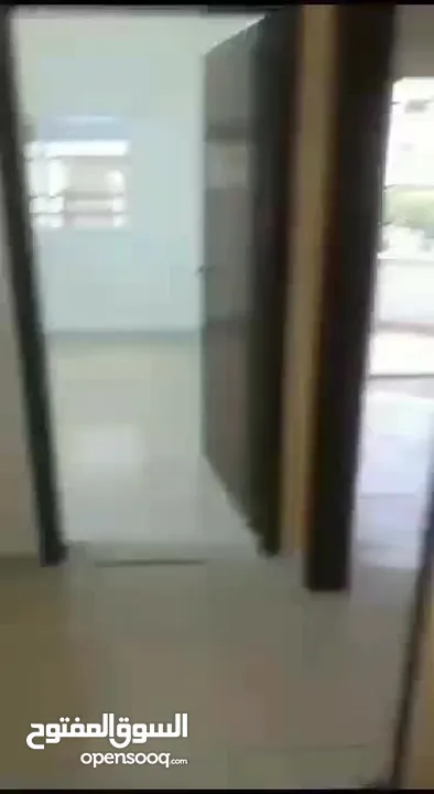 شقه للبيع في حي االزهور امكانية الدفعة والباقي اقساط