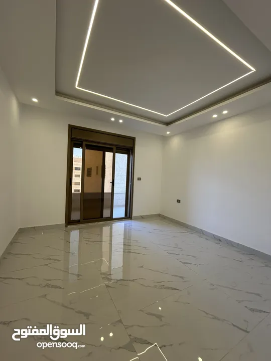 شقة طابق اول مساحة 245 متر سوبر ديلوكس بأجمل مناطق الجبيهة