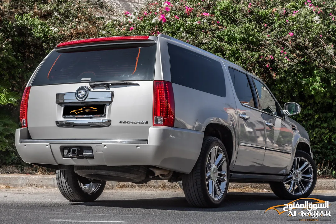 Cadillac Escalade 2008   السيارة مميزة جدا و قطعت مسافة 179,000 كيلو متر فقط
