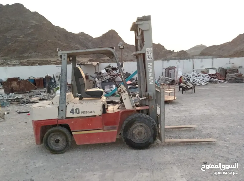 رافعة شوكية 4 طن للبيع Nissan forklift YF 03 A 40 UT