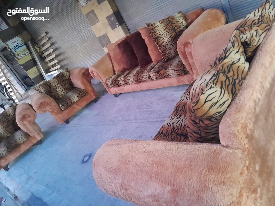 طقمين كنب و طقم كورنر  كل واحد سعر