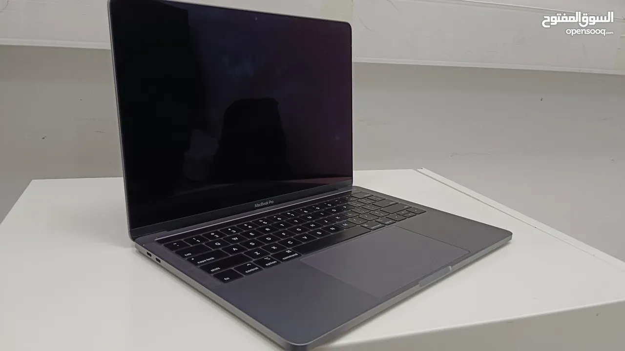 Macbook pro 2019 Touch bar. With Original Charger
