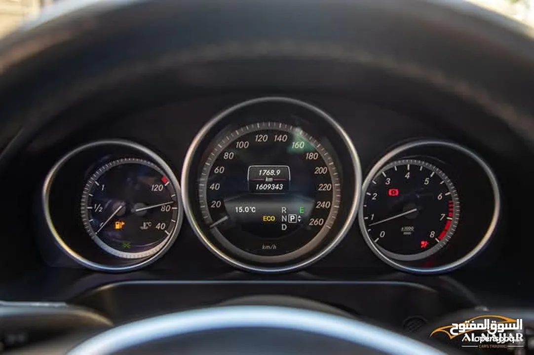 Mercedes E200 Avantgarde Amg kit 2015  السيارة وارد و بحالة الوكالة
