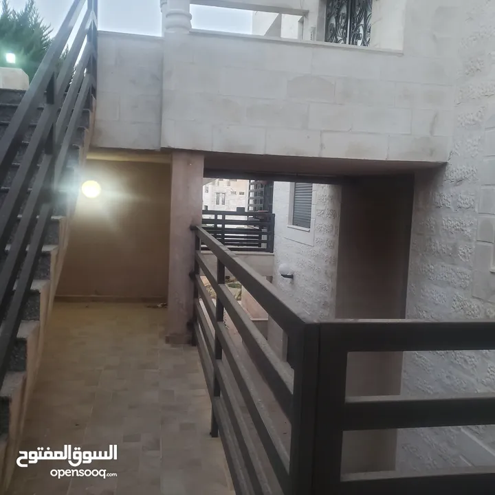 3 شقق باقي من المشروع السلط منطقة اسكان المهندسين شقق سوبر ديلوكس شبه ارضي موقع ممتاز أبراج البلقأ