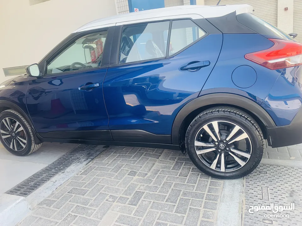 Nissan kicks 2020 Blue & Whate color  84 thousand miles drive only