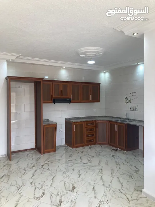 شقة غير مفروشة للإيجار ( Property 38720 ) سنوي فقط