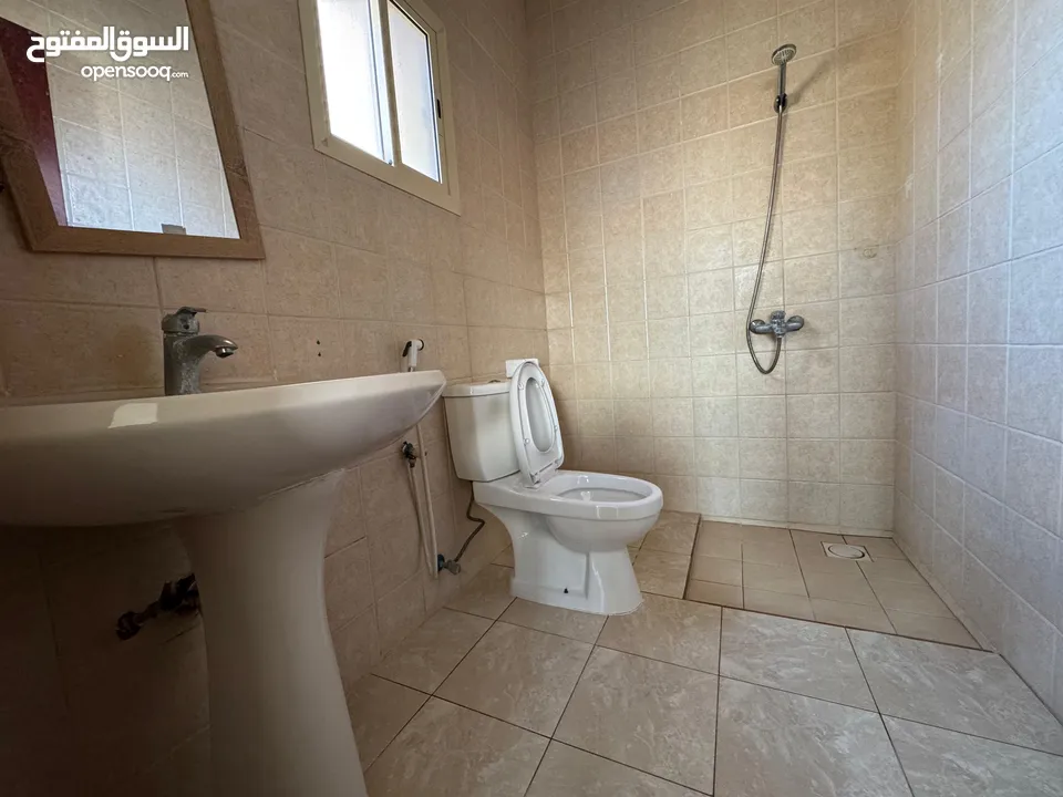 2 BR- family - close to services - clean 2 غرفة نوم - عائلي - قريب من الخدمات - نظيف