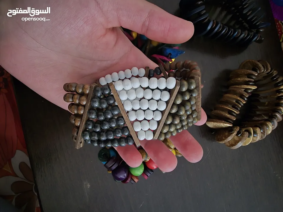 اساور خشبية ملونة جديدة