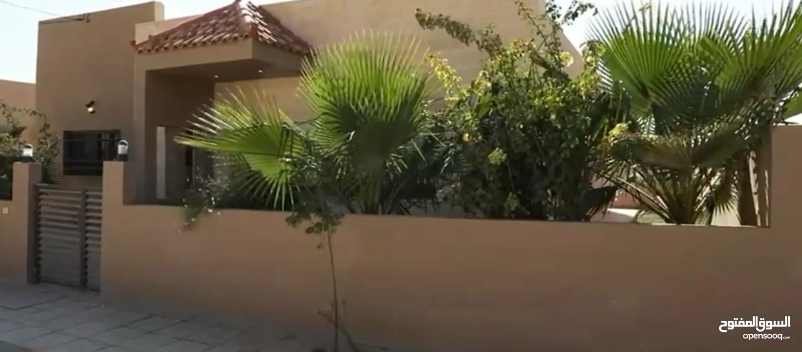 فيلا بالكمباوند مع مطبخ راكب بالقرب من جامعة الملك البيت