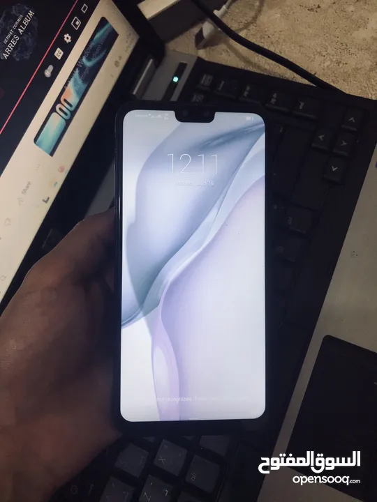 جهاز هواوي y9 2019 بحالة الوكالة استعمال بسيط .. كما هو موضح بالصور معاه شاحن وسماعات