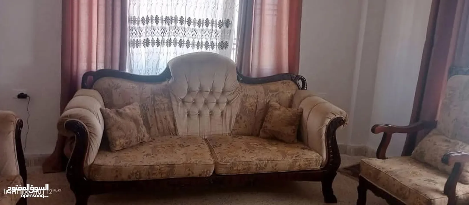 طقم كنب خشب زان مصري للبيع بحالة جيدة