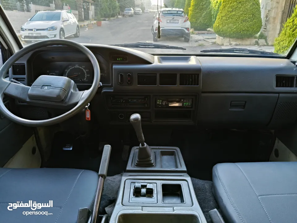 ميتسوبيشي L300 نقل مشترك موديل 2008 لون ابيض