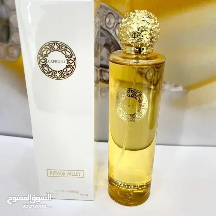 عطور من ماركات مختلفة