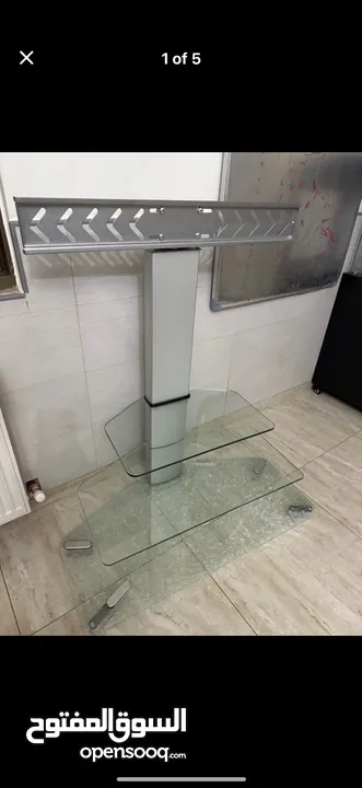 طاولة تلفزيون