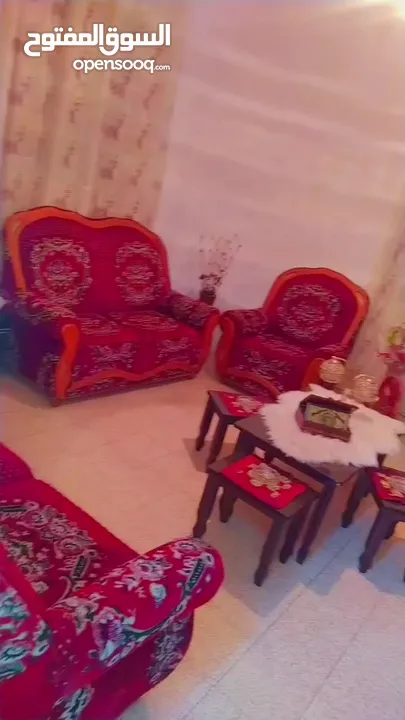 طقم كنب مع ستائر للبيع 10 مقاعد