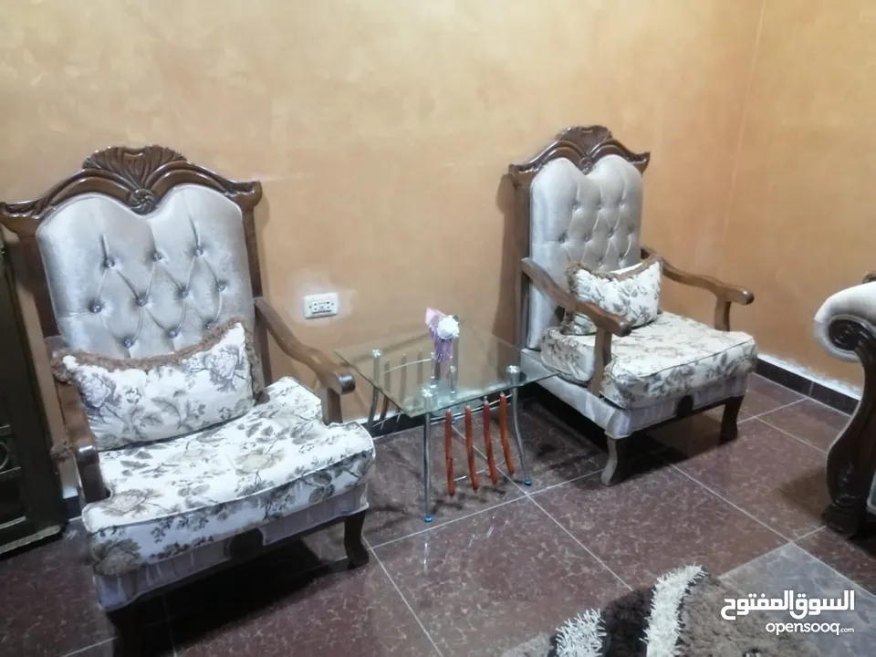 اثاث وغرف نوم للبيع