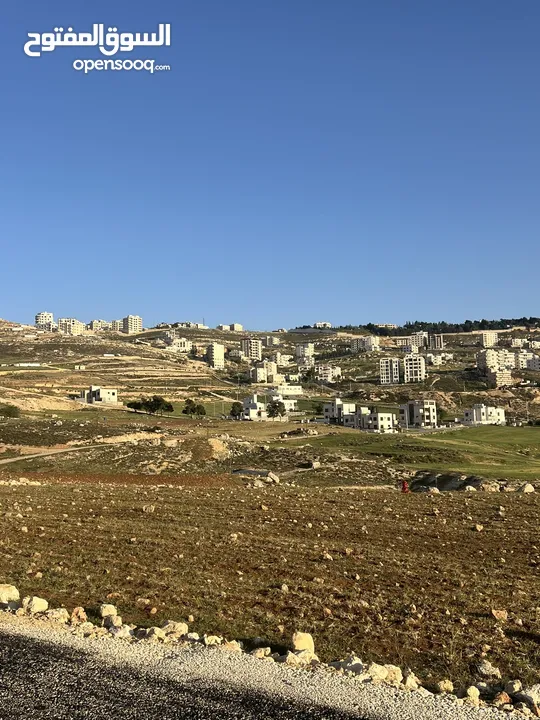 ارض مطله مساحة 630 متر بجانب شارع الأردن ومنطقة الجبيهه مباشره منطقة صافوط - حوض ابو مرهف الشمالي