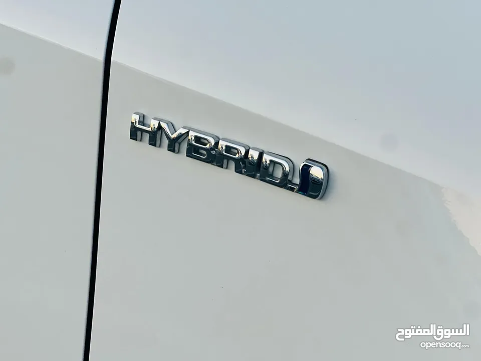 تيوتا كورولا هايبرد ترخيص 2022 فل بدون فتحة مميزة  ماتور 1800cc ( بنزين + كهرباء) 170Hp