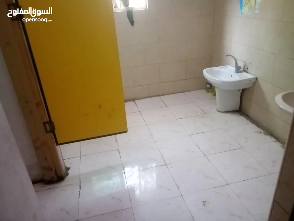 مدرسة للبيع من الصف الأول للسادس لعدم التفرغ عمان قابل للتفاوض
