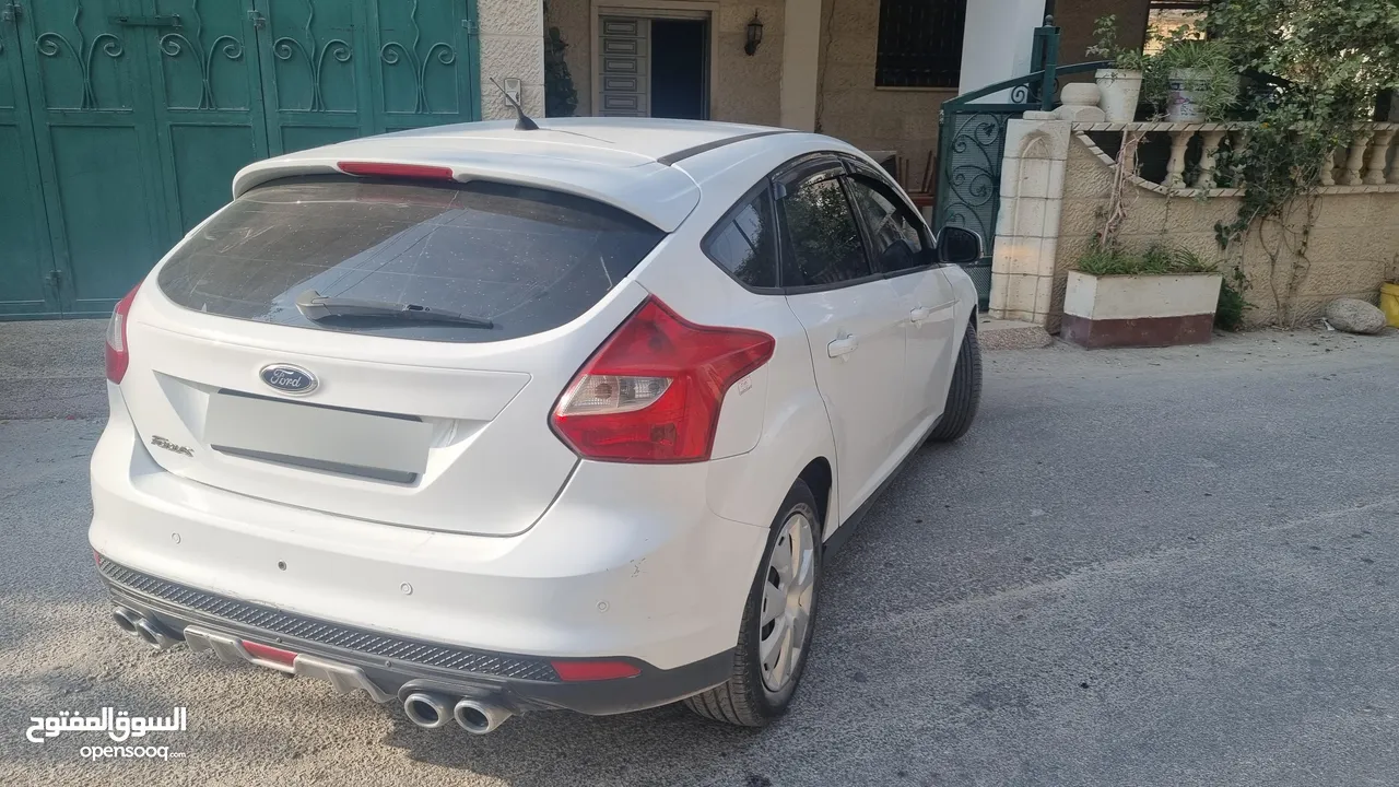 فورد فوقس هاتش باك 2013