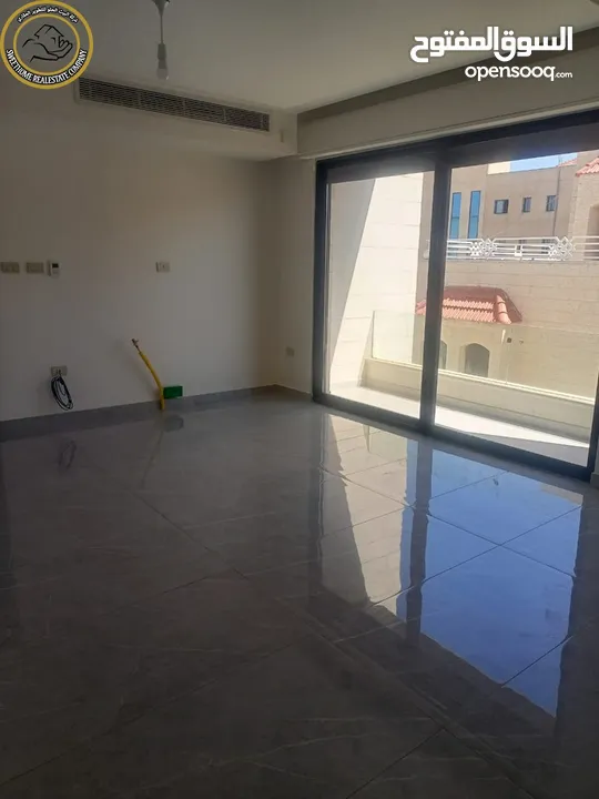 شقة فاخرة للبيع في أم أذينة طابق ثاني 170م تشطيب سوبر ديلوكس لم تسكن
