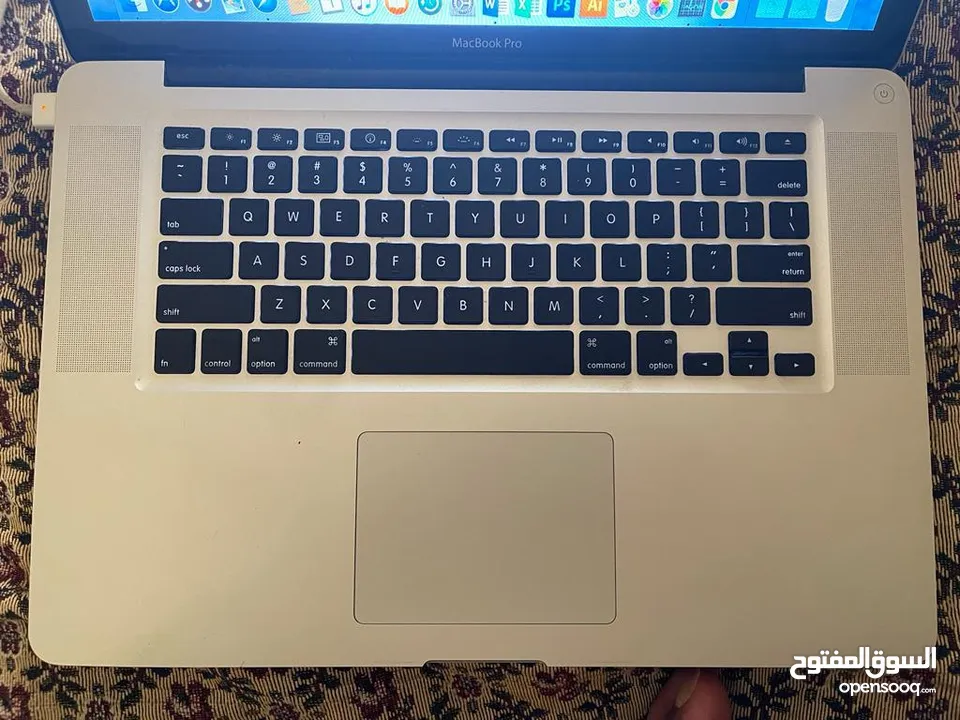 Apple MacBook space pro 15”Mid 2009