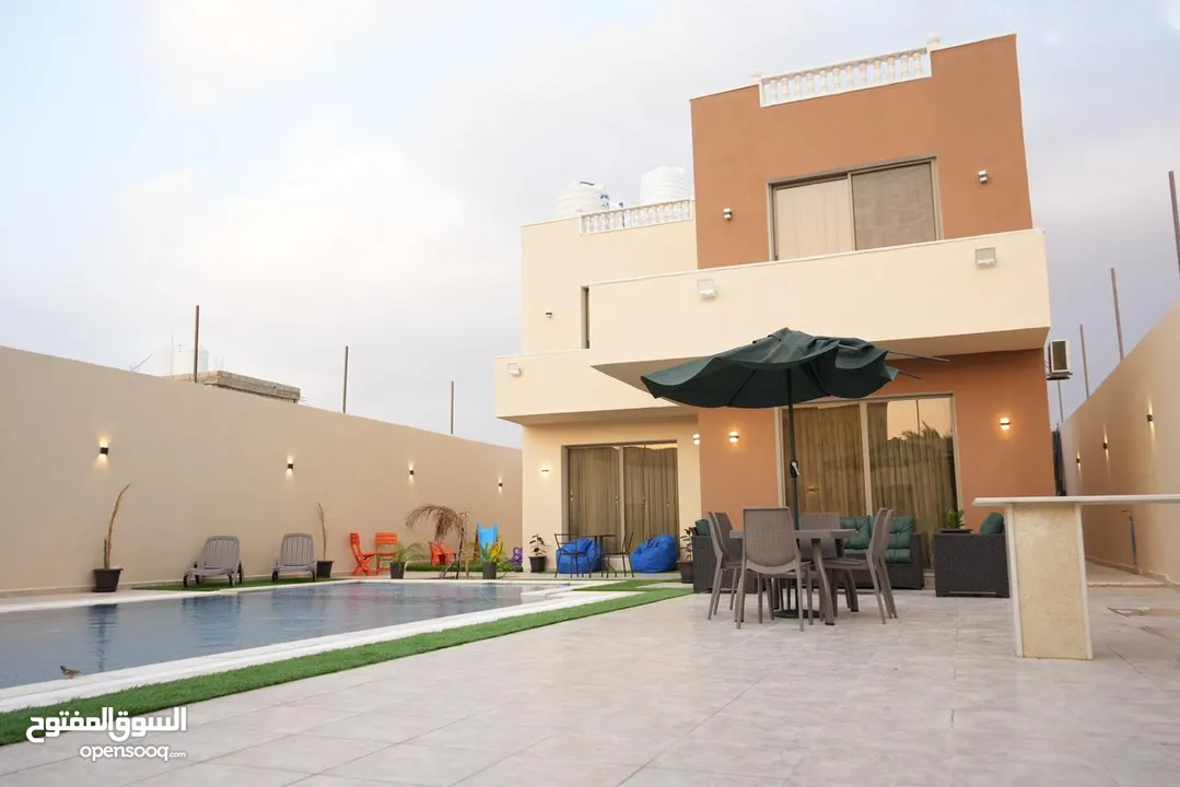 شاليه بمواصفات فاخره في البحر الميت للبيع