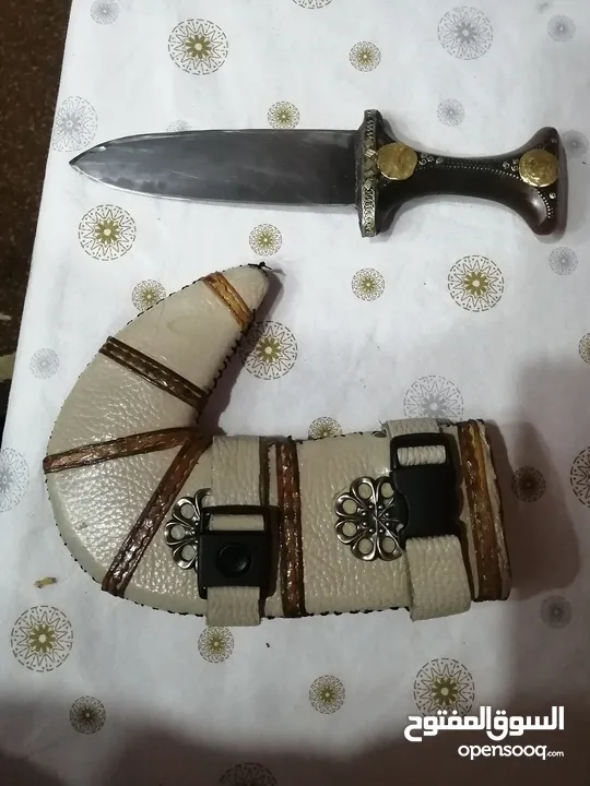 خنجر يمني ملبس جلد ومقبض عاج