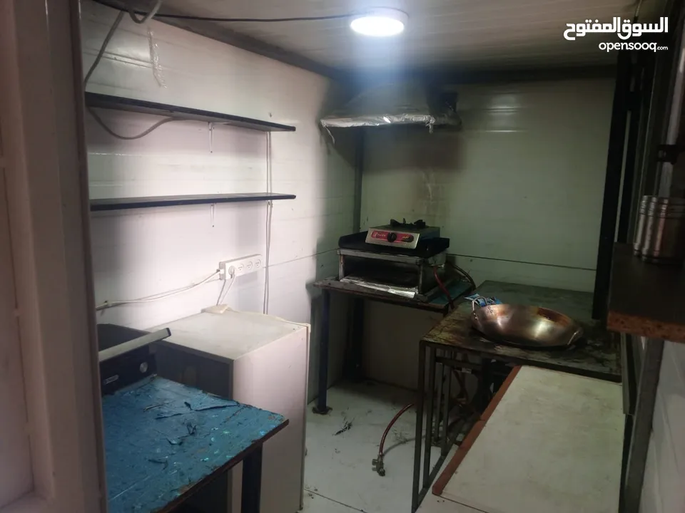 كشك مطعم مع معدات جاهز