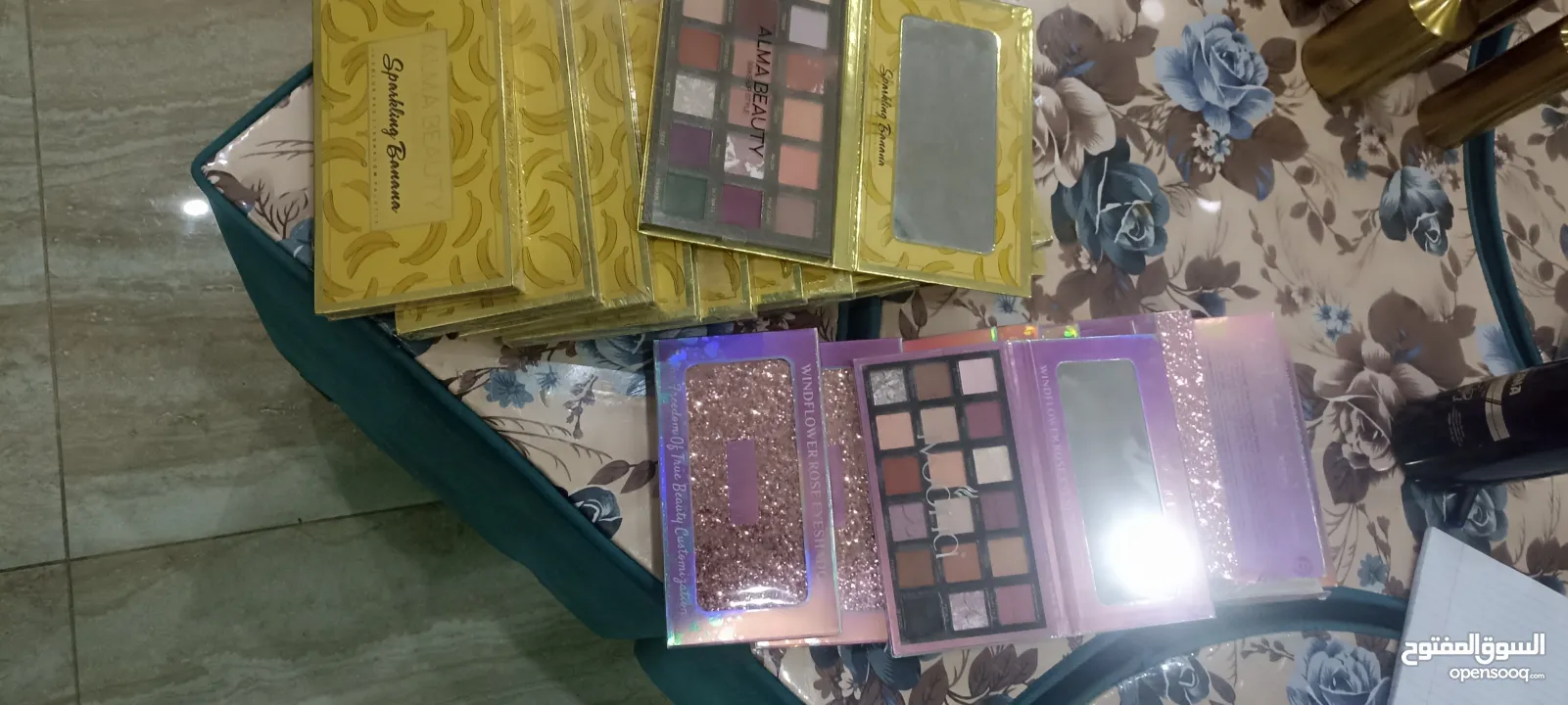 شروة مكياج ثقيل وجديد