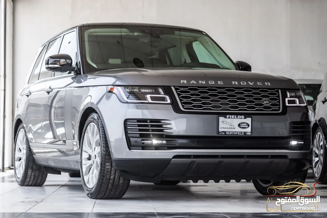 Range Rover Vogue Hse 2020 Plug in hybrid   السيارة بحالة الوكالة و قطعت مسافة 50,000 ميل فقط
