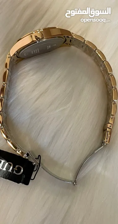 ساعة GUESS بسعر مغري ساعة غنية عن التعريف eye-catching / luxurious, stylish / fancy