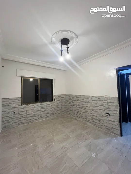 عماره تتكون من 8 شقق فاخره للبيع