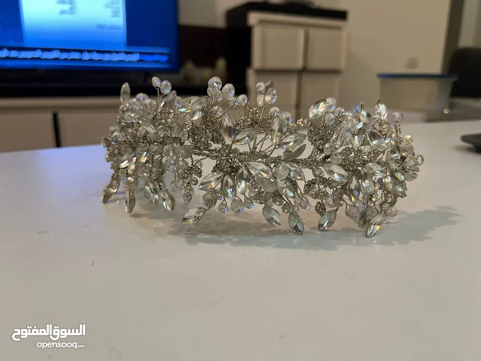للعرايس مستعمل مرة واحدةHeadpiece