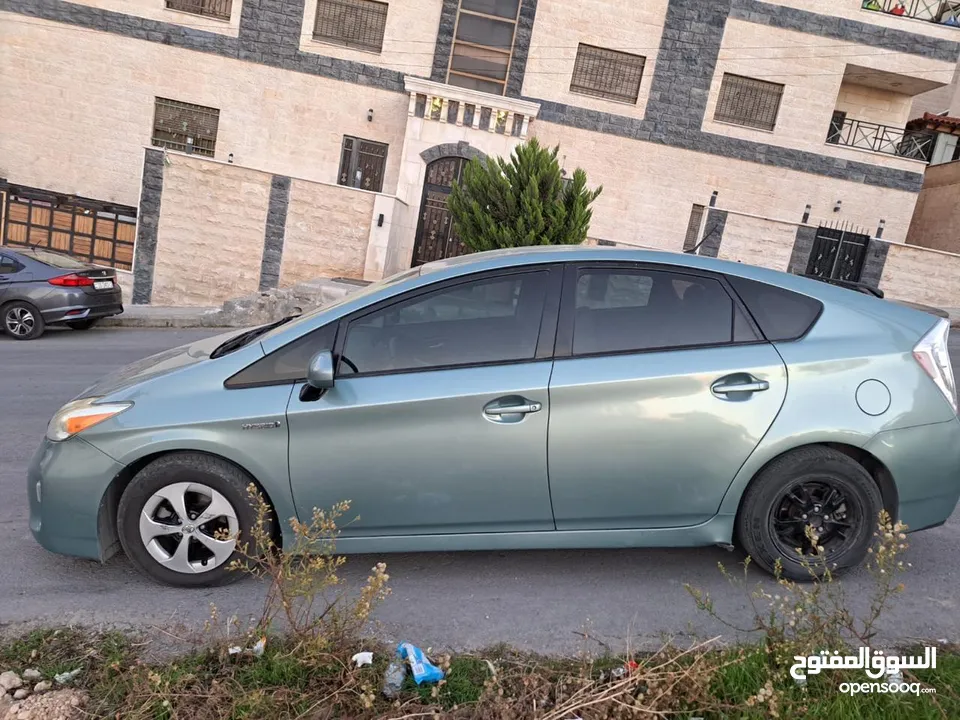 تويوتا بريوس 2014 للبيع