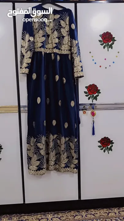 فساتين للبيع