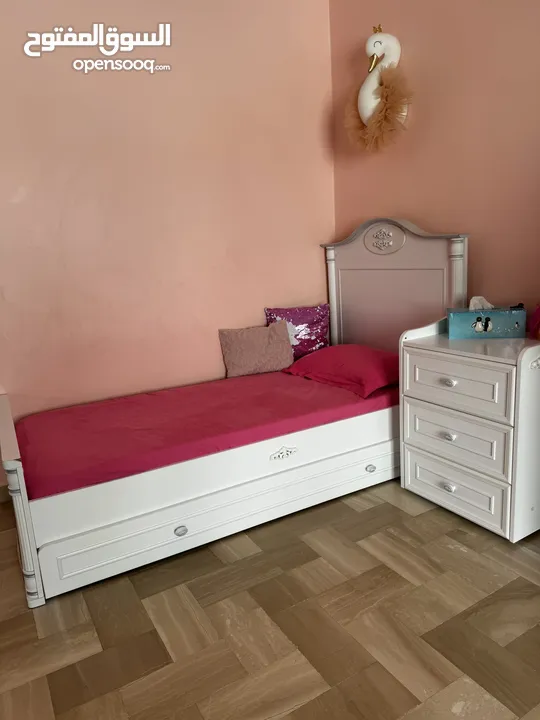 غرفة أطفال كلاسيكية قابلة للتحويل من عمر 0 - 16 سنة Convertible Baby bedroom from 0-16 Years old