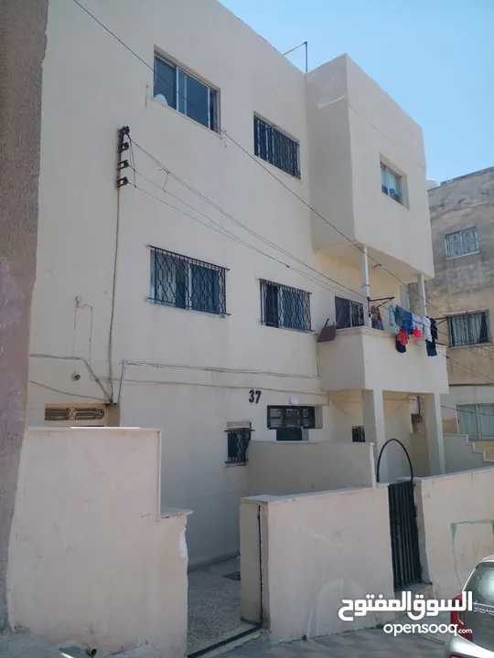 عمارة بالأشرفية للبيع جاهزة للاستلام بحالة جيدة جدا من المالك مباشرة مرخصة بالكامل البيع بداعي السفر